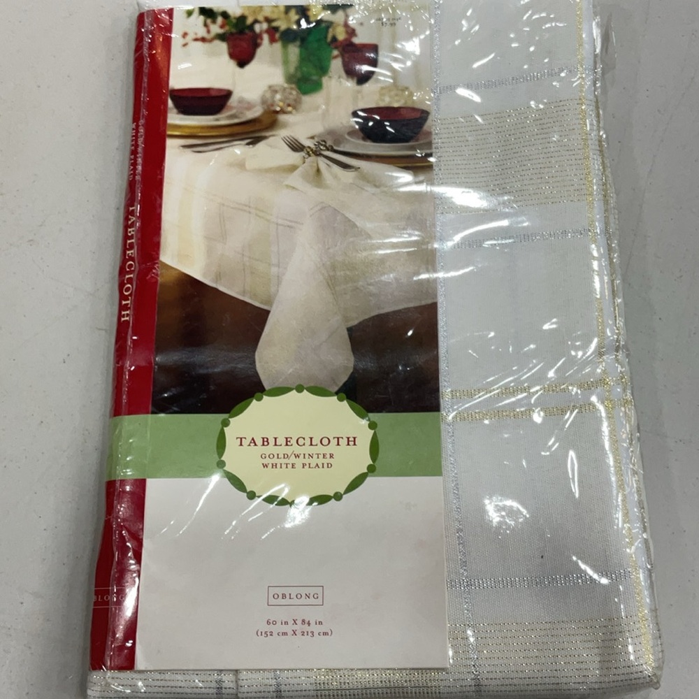 New—Winter whiteTablecloth with gold and silver